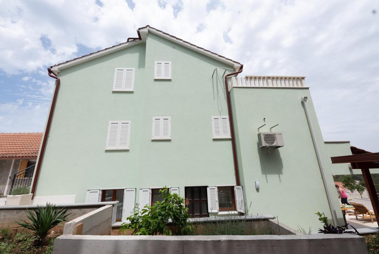 Villa Kalinic Milna  Eksteriør billede
